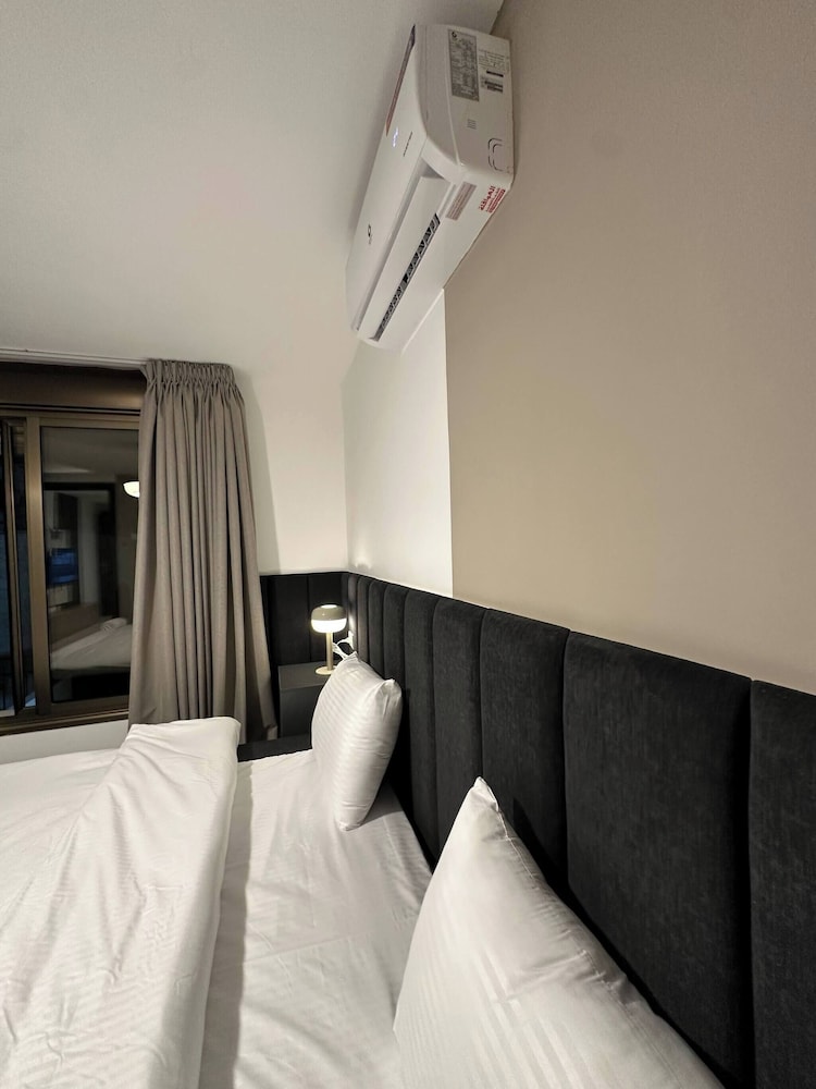 Stylish Luxe Apartment Fr 0006