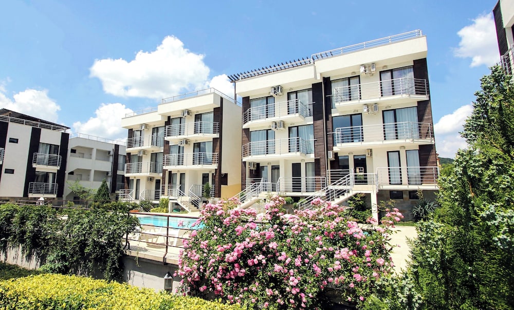 Seaside 1 BR Apartment With Balcony, max 4 Guests