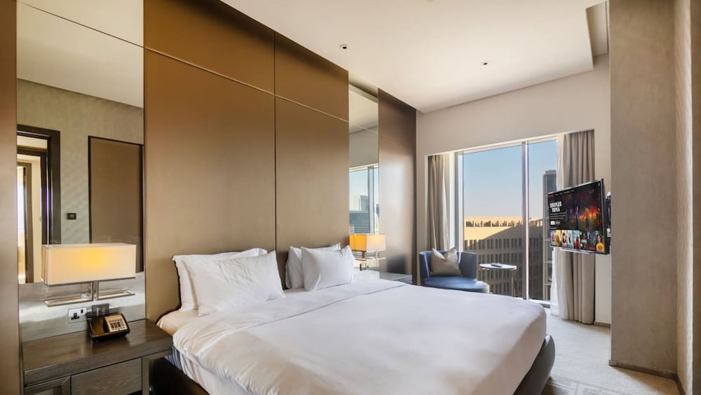 Elegant 3BR With Pool Near Wafi Mall Dubai Frame