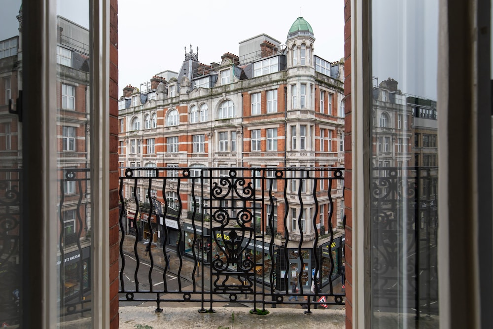 balcony