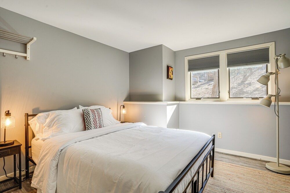 Patio + Pool Access: Wintergreen Resort Getaway!