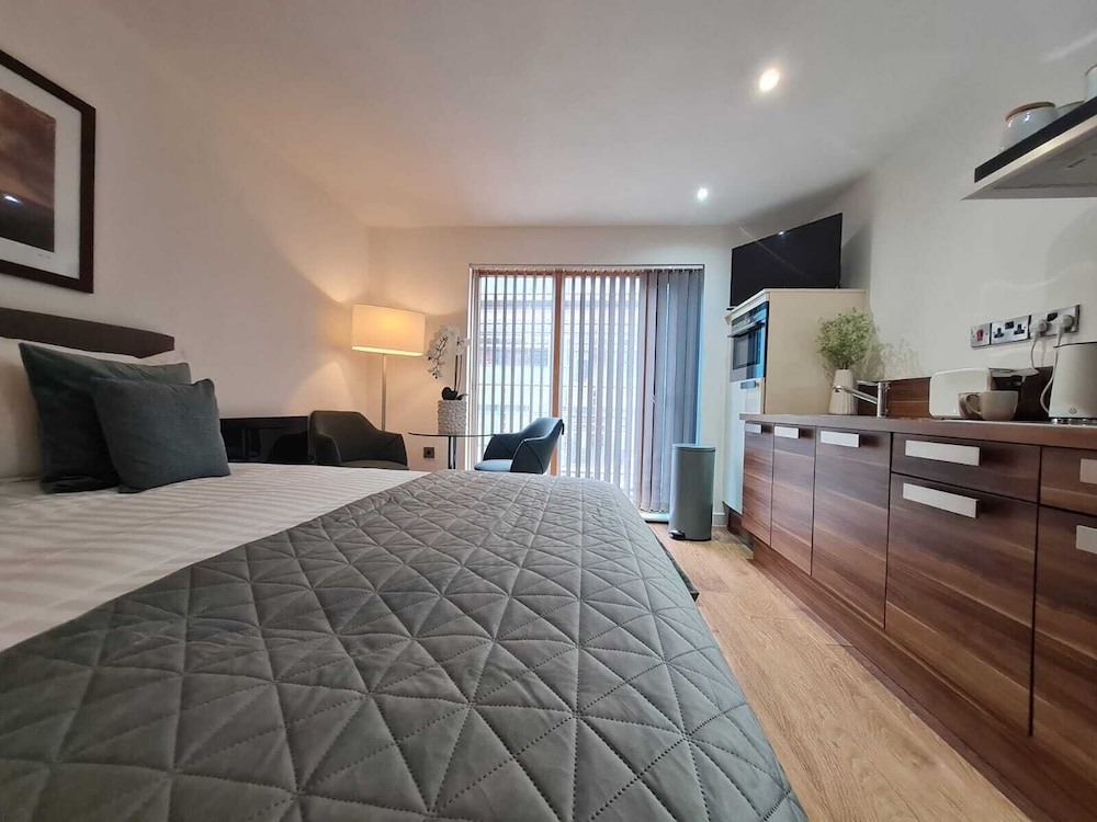 Sheffield 3rd fl City Studio Apartment