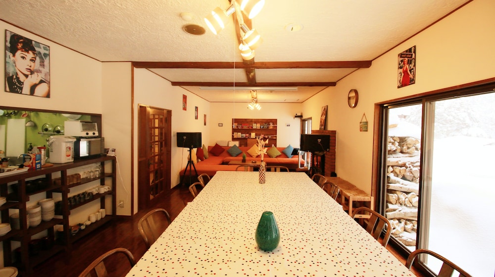 Lodge Q Hotel