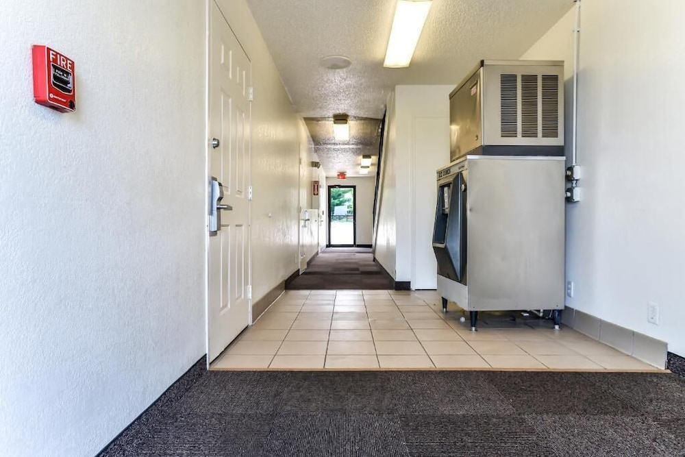 Motel 6 Saint Joseph, MO - Property Image 17