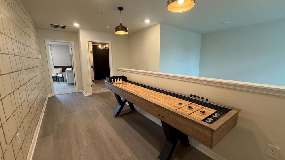 Upstay Family Home w Cinema Pool BBQ Clermont