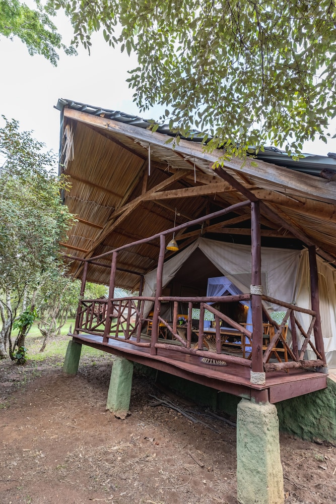 Sentrim Mara Game Lodge