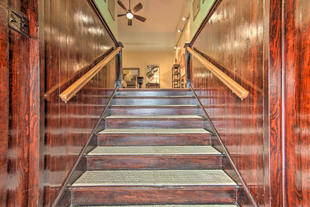 Marshall Vacations - Updated Apartment in Historic Dtwn Marshall! - Property Image 7