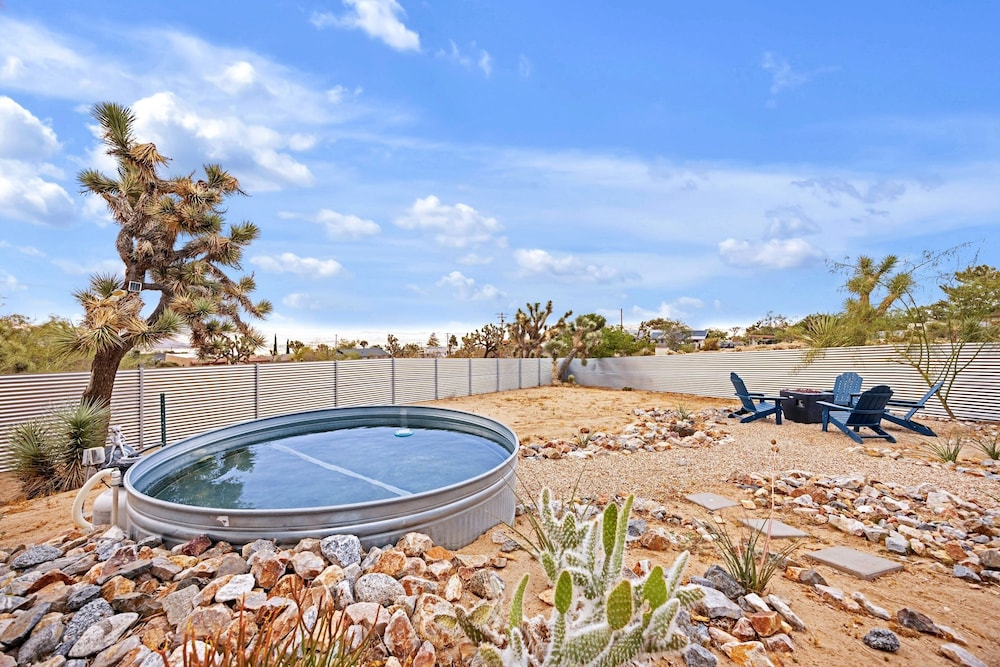 Casa Cosmic - Hot Tub & Fire Pit 3 Bedroom Home