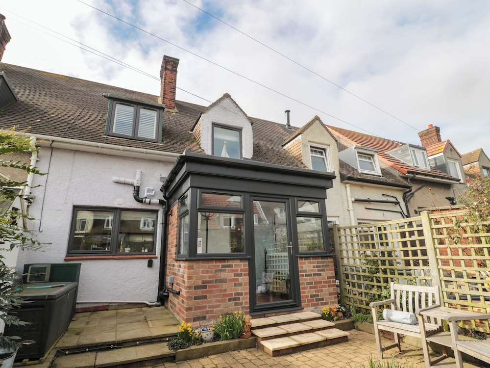 Coast Cottage