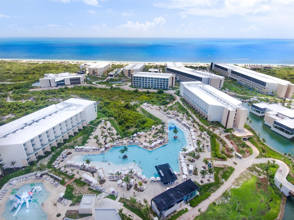 Family Selection at Grand Palladium Select Costa Mujeres - All Inclusive