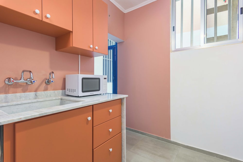 Galleria 1-Bedroom Apartment in Batroun