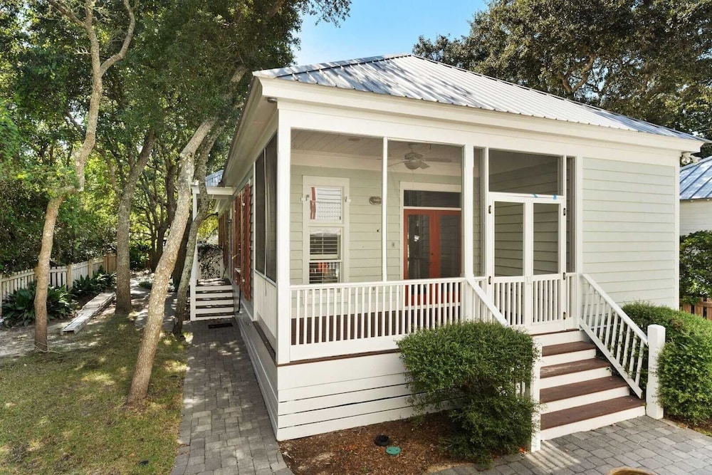 30A Grayt'n Greatful by Avantstay Charming Home+cottage, Walk to Western Lake