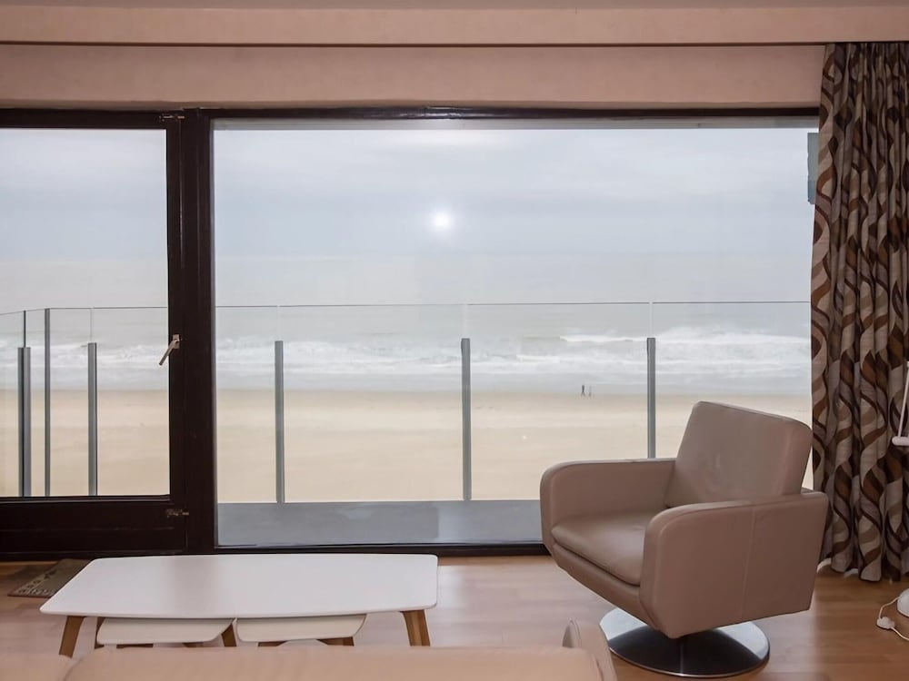 Beachfront Bliss With Parking