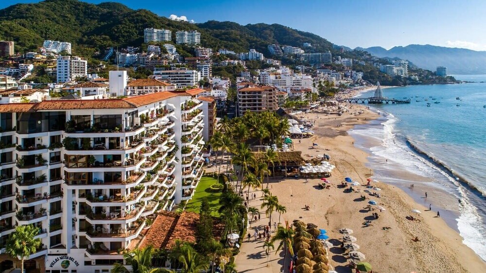 Ocean View 2Br Condo-balcony-beach-pool - 610
