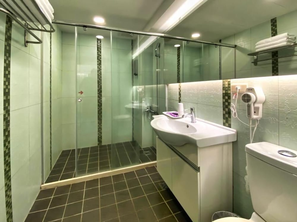 HUB HOTEL XIMEN XINING INN