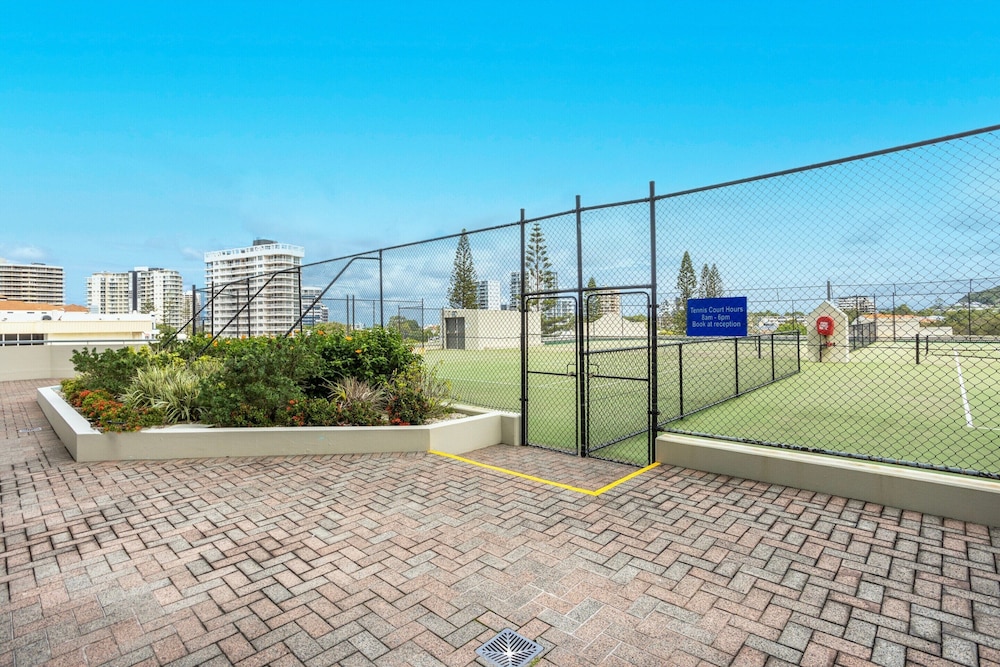 Beachfront 2-bed With Pool, BBQ
