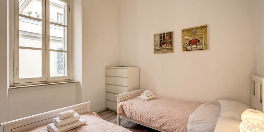 Colosseo 2 Bedroom Walking Distance