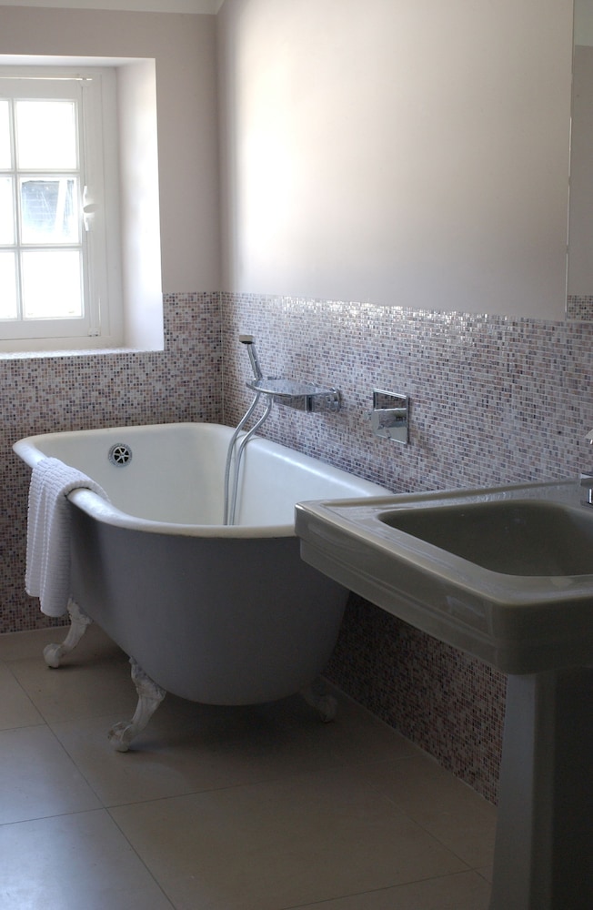 Clos Mirabel Manor B&B