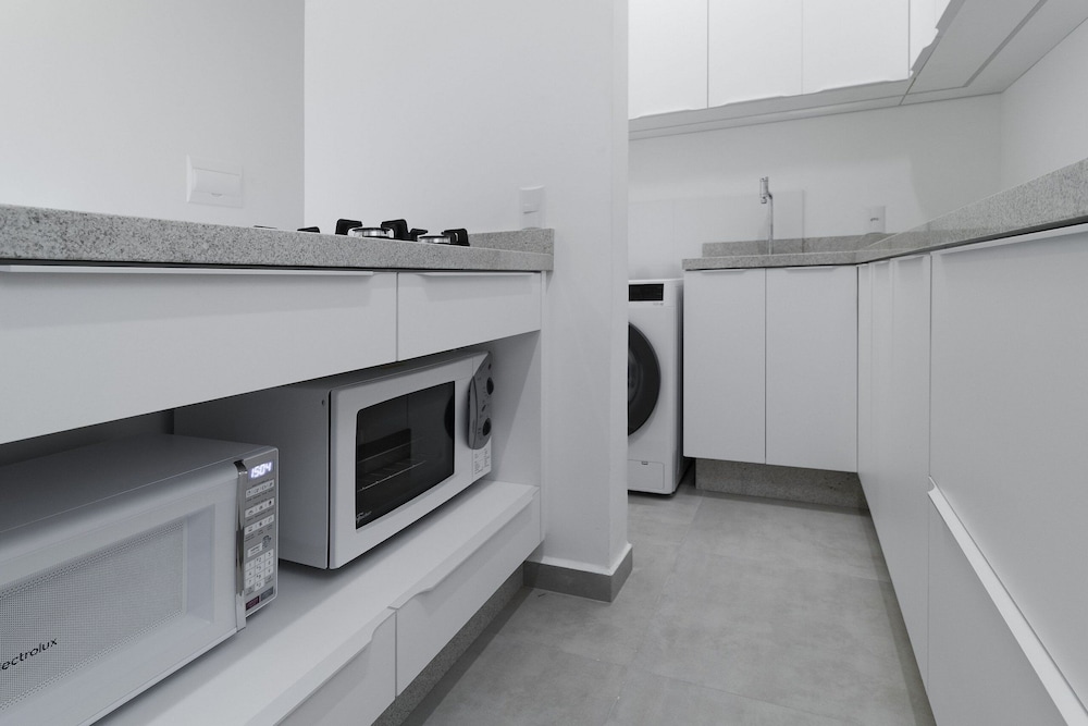 Apt w/ BBQ 300m From the Beach in Floripa Res201
