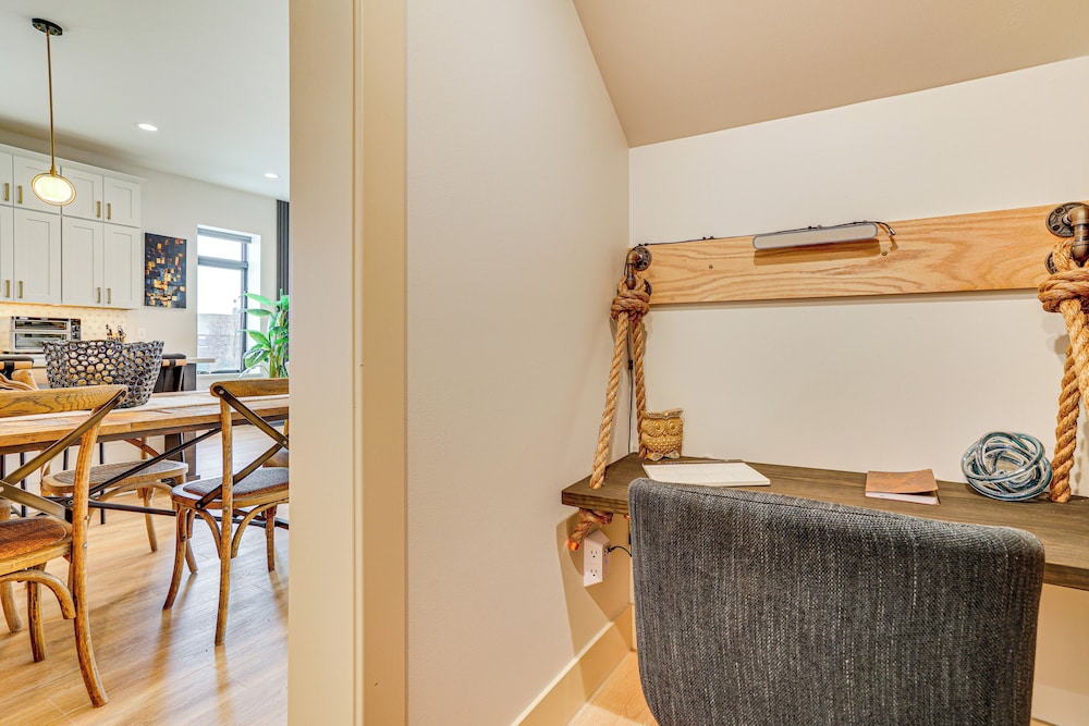 Walk to Lake City Marina: Condo w/ Rooftop Deck!