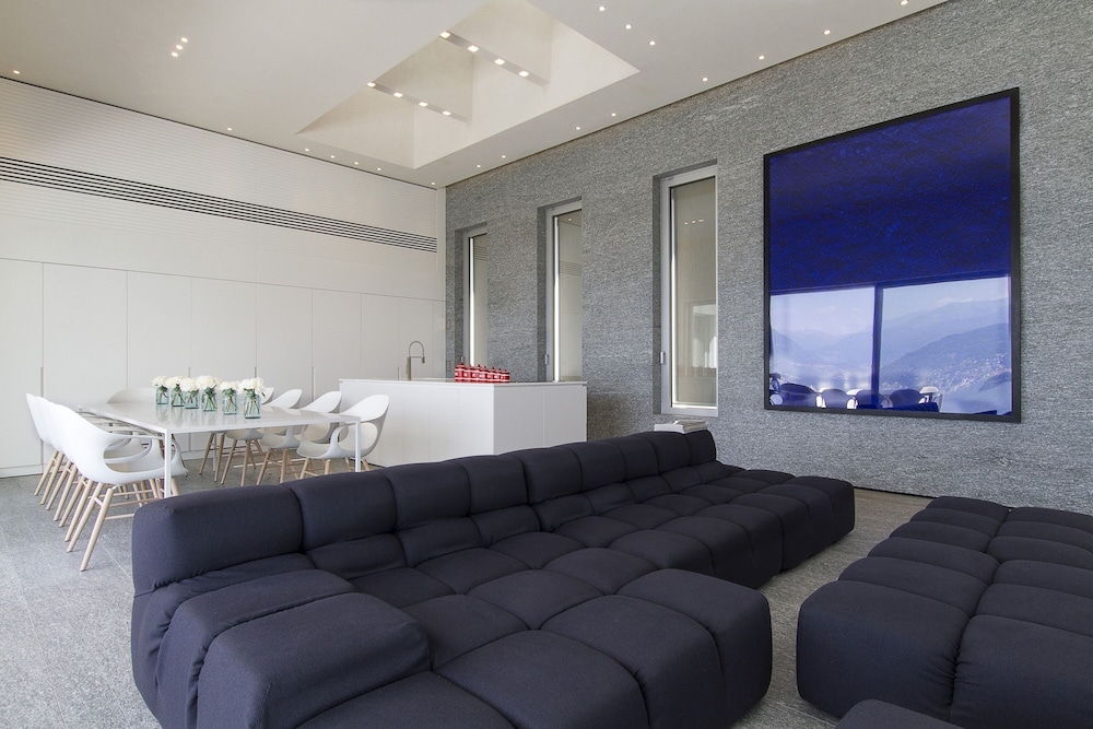 Modern Oasis Overlooking Lake Maggiore