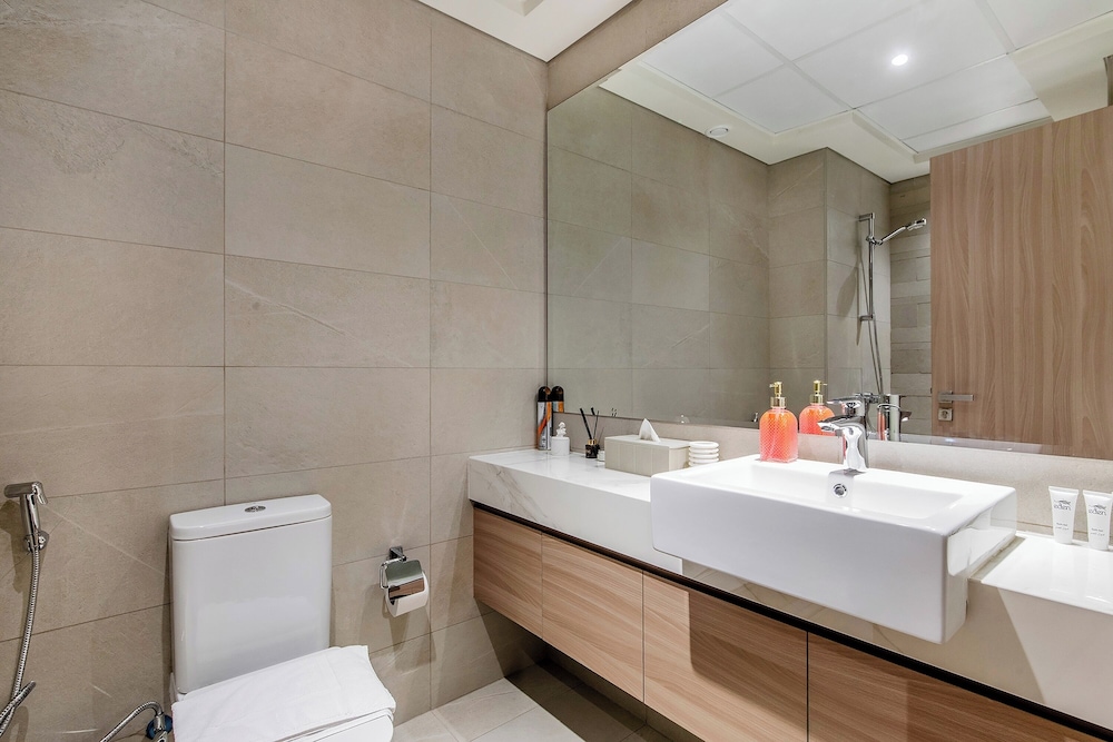 Lovely Studios at Azizi Riviera