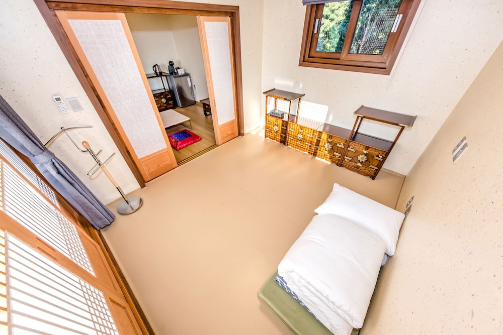 Hanok Hotel Hallagung 18