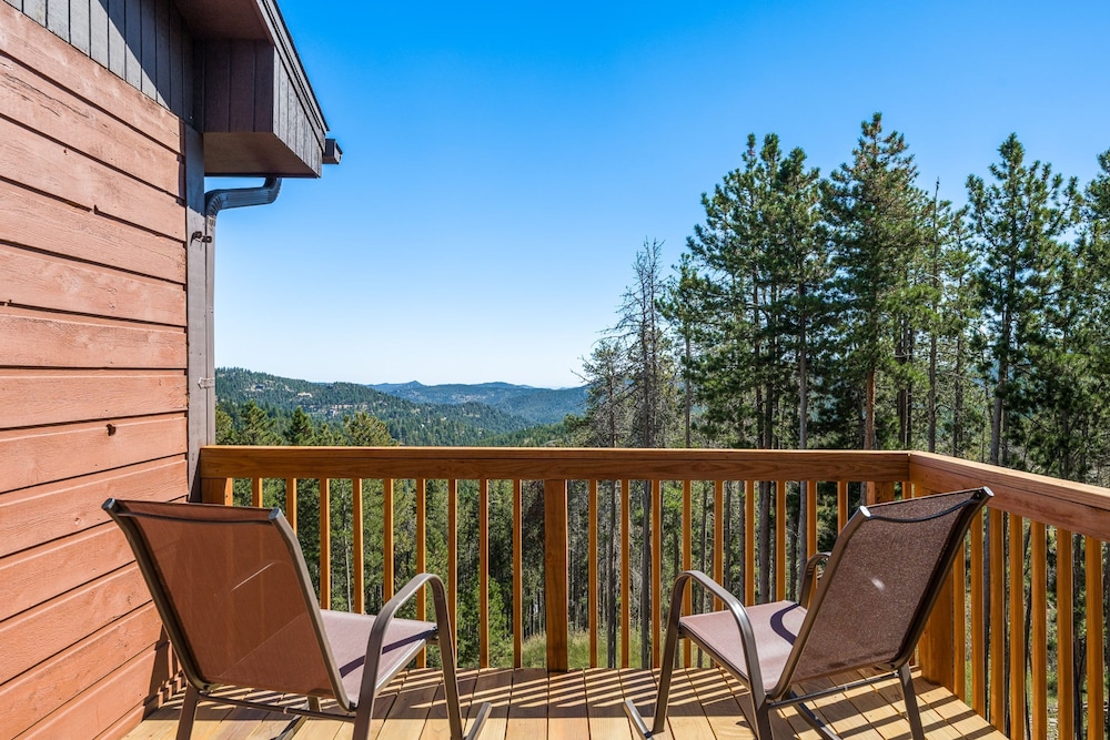 Mountain View Apartment Near Downtown Trails