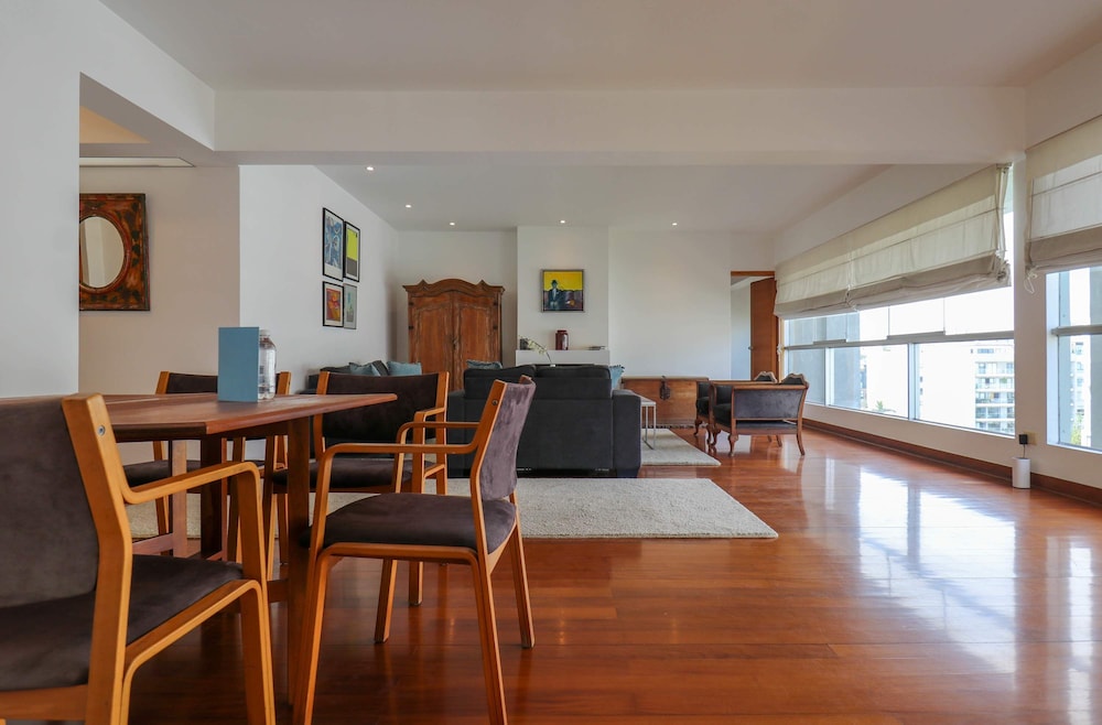 w Radiant 2BR w Modern Terrace in Miraflores