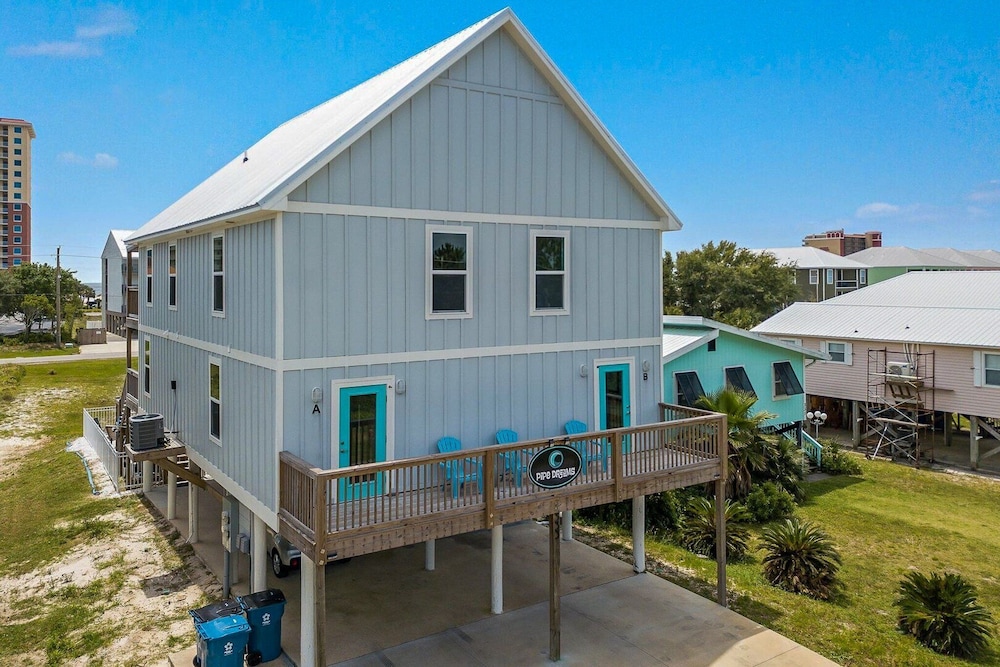 Pipedreams 333 E 4 Bedroom Home