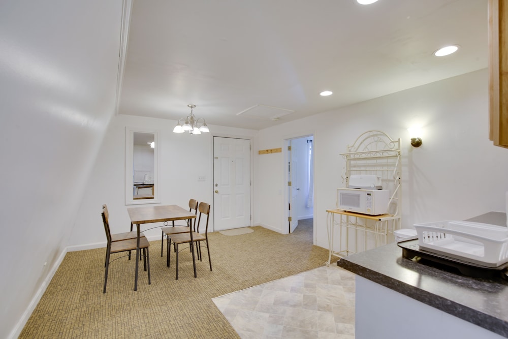 Old Orchard Beach Vacation Rental, Walk to Ocean! view 5