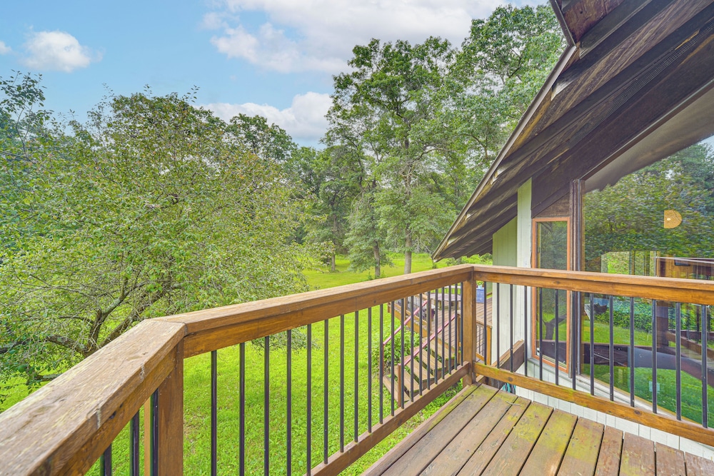Sauna & Screened Porch: Otter Creek Getaway!
