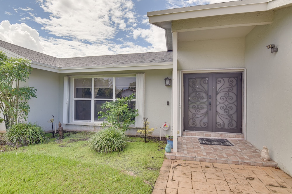 Pet-friendly Miami Home w/ Hot Tub & Pool Table