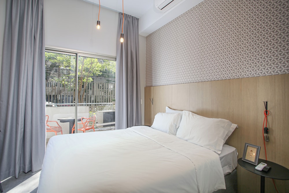 ESD - Studios E-Side By Anora Spaces
