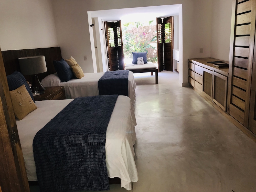 El Careyes Club & Residences