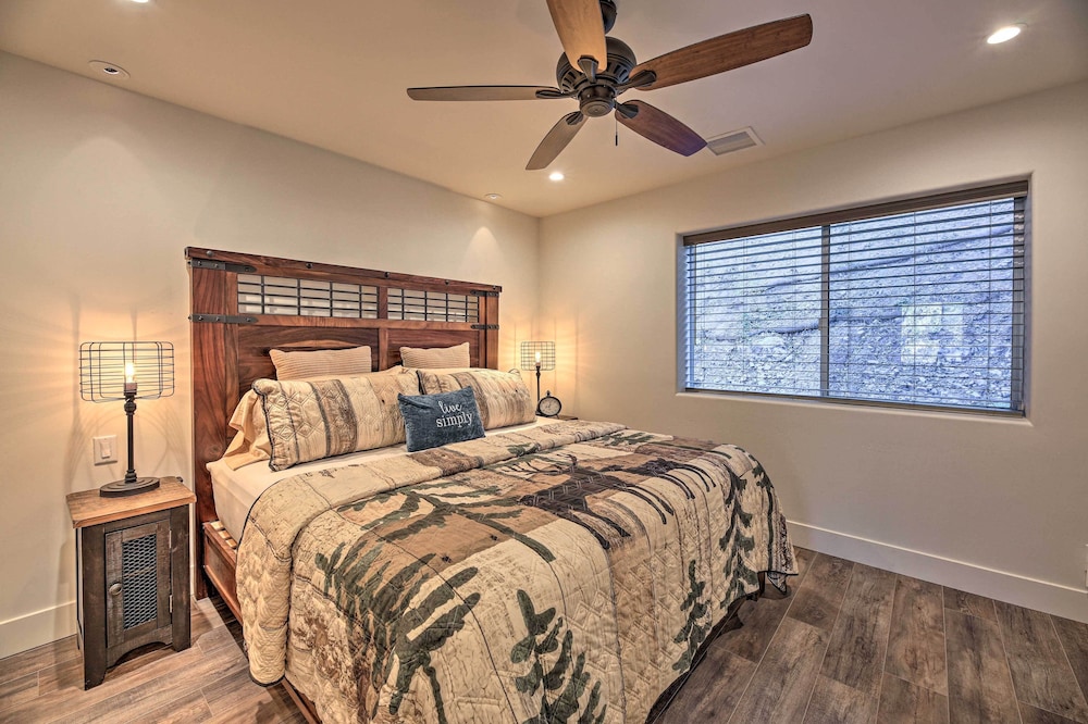 Payson Vacations - Cabin 404 in Payson w/ Deck  Mountain Views! - Property Image 3