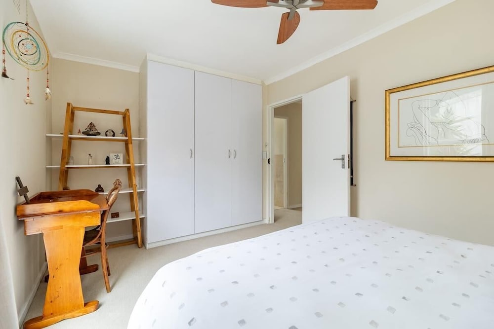 3 Bedroom Family Home - Houtbay
