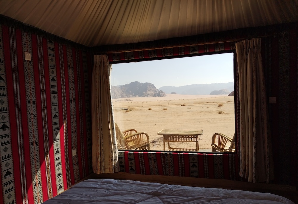 Glamping at wadi rum under the sun view 4