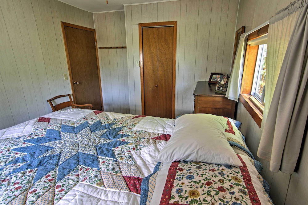 Rustic De Tour Village Cabin w/ Deck on Lake Huron