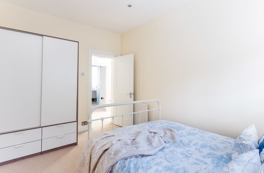 Logan Mews by Lime Street