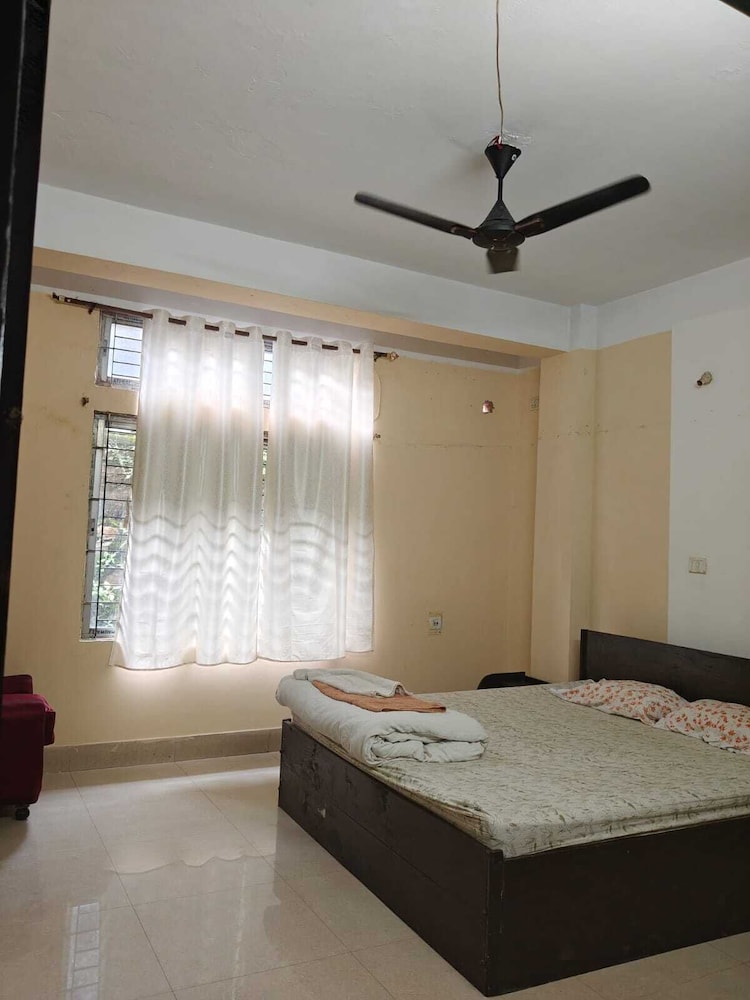 Shimray Minimalist Hostel