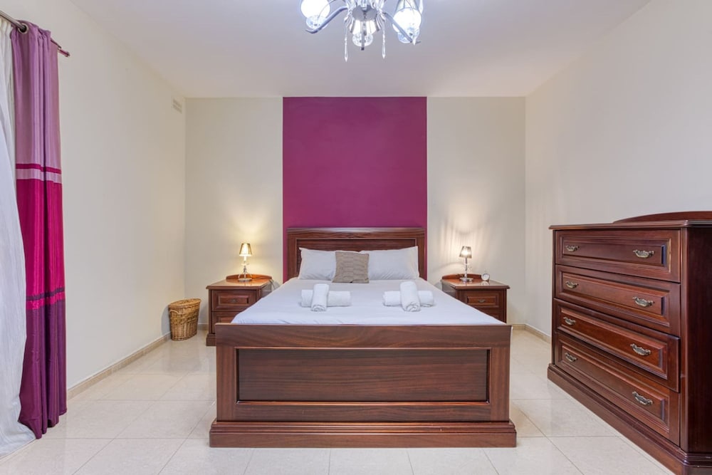 St James the Traditional 4-bed Townhouse Terrace