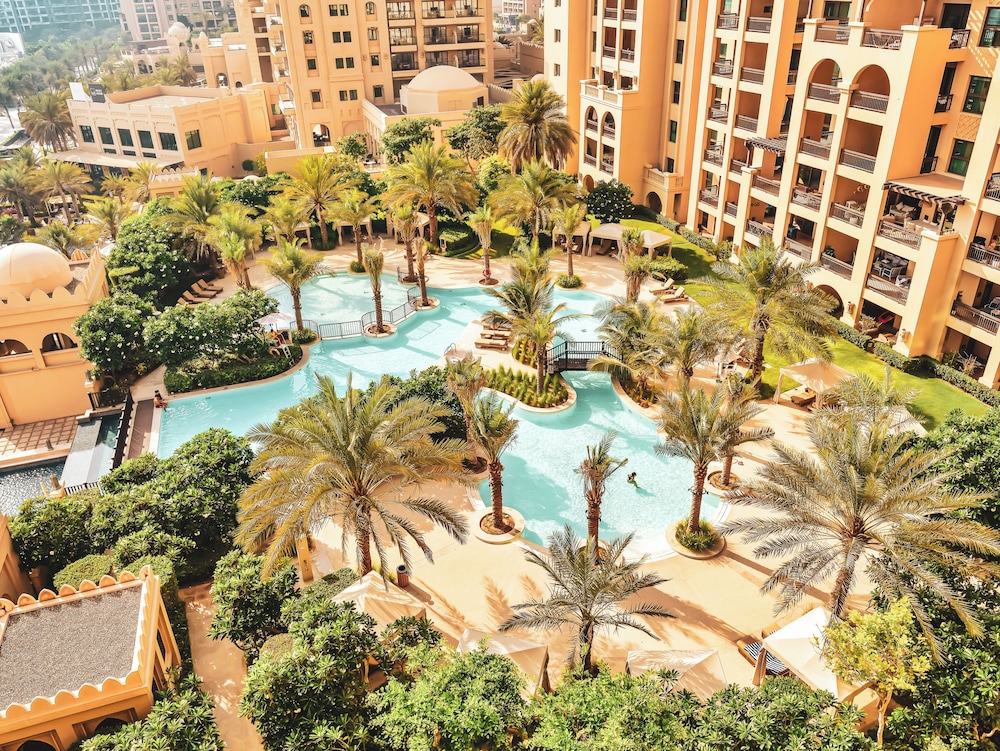 New Fairmont Residences by Propigo
