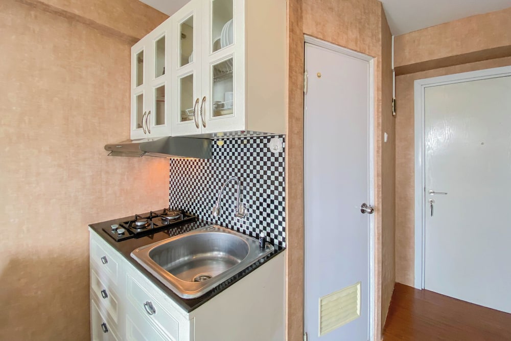 Pleasant And Modern Look 1Br Green Pramuka City Apartment
