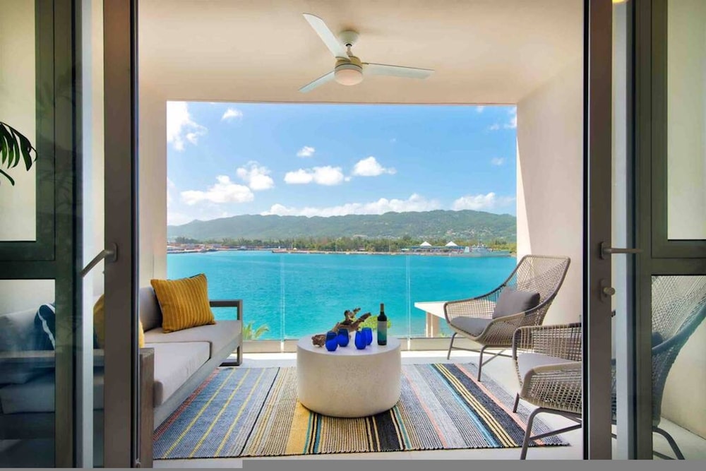 Exclusive Oceanfront Residence Condo at Soleil Residences