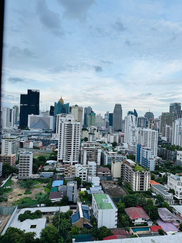 Omni Tower Sukhumvit Nana - Direct