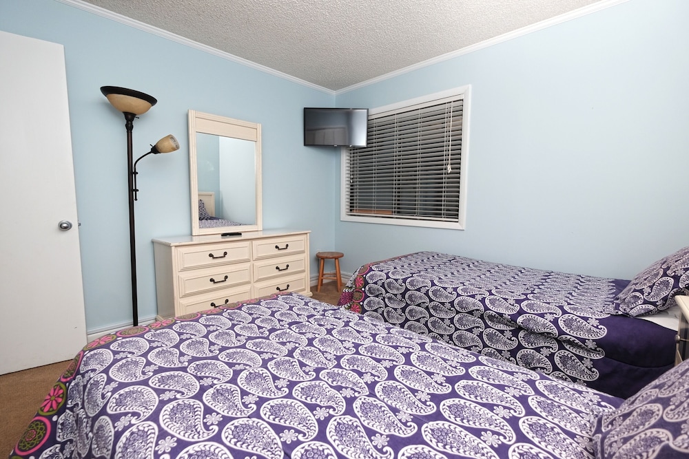 Pelican Landing 125 3 Bedroom Condo