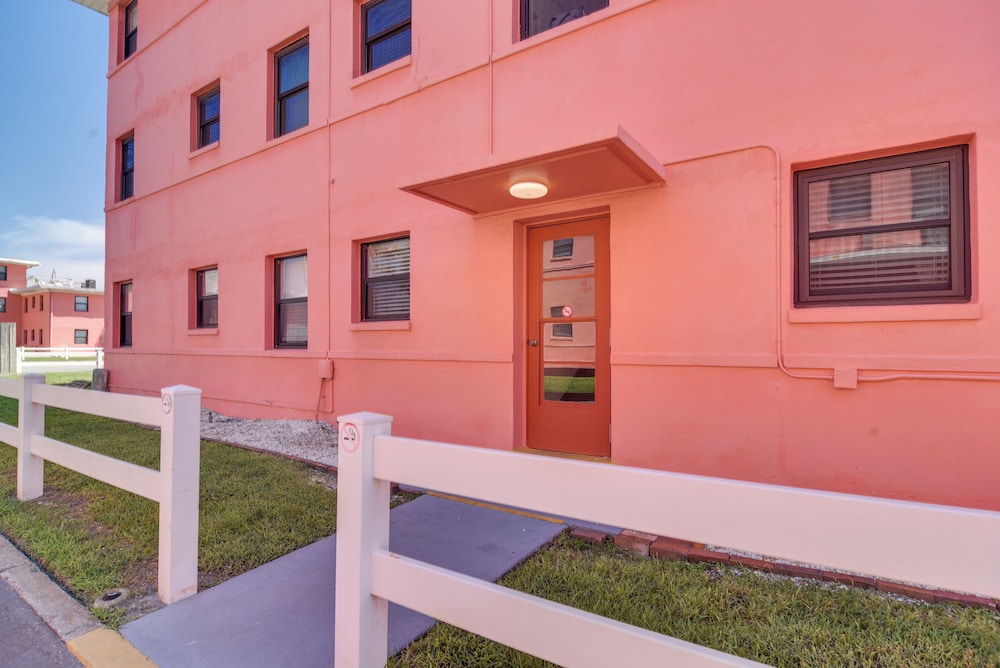 Condo at Upham Beach Park w/ Heated Pool Access!