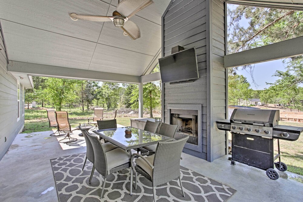 Walk to Lake Texoma! Modern Retreat w/ Game Room