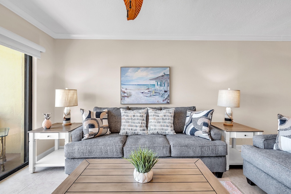 Land's End 11-306 Beach Front - Premier